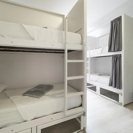 Hostel El & Co